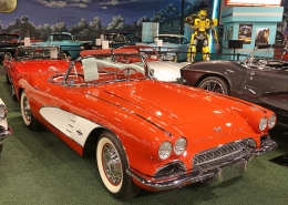 1961-Chevrolet-Corvette-Convertible